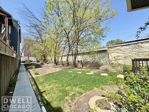 1747 N Spaulding Ave, Unit 3 in Chicago, IL - Building Photo - Building Photo