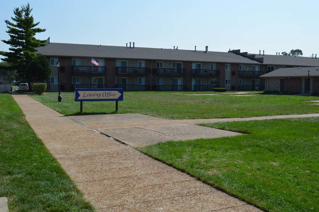 Manchester Court Apartments Oak Forest, IL Apartments