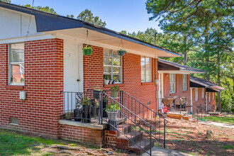 St Ives Apartments in Calhoun, GA - Foto de edificio - Building Photo