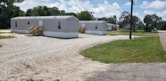 17020 Meridian Blvd in Hudson, FL - Building Photo