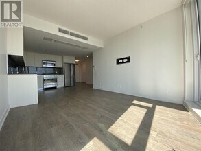 1401-1401 Hunter St in North Vancouver, BC - Building Photo - Building Photo
