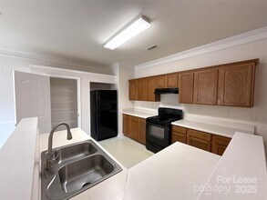 2807 Forest Grove Ct in Charlotte, NC - Building Photo - Building Photo