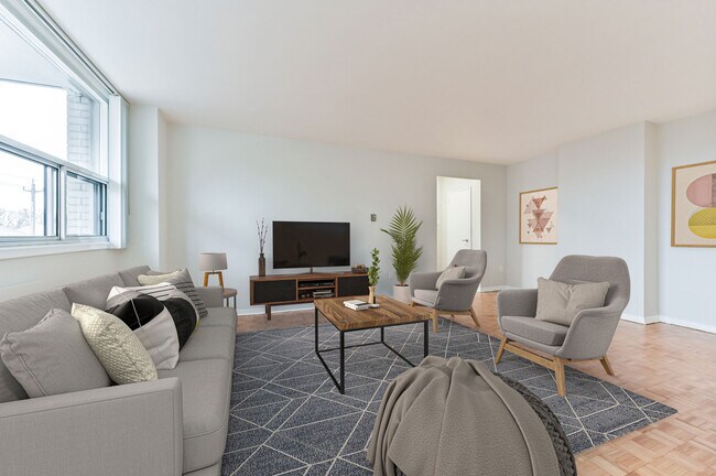 445 Eglinton Ave E in Toronto, ON - Building Photo - Building Photo