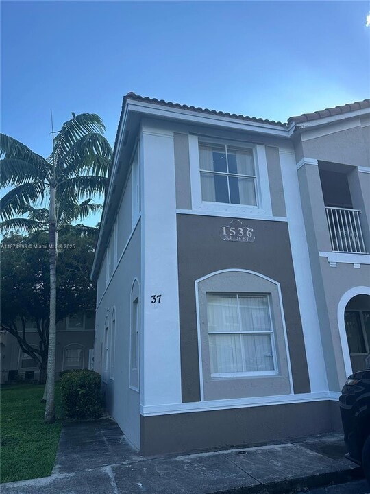 1536 SE 26th St in Homestead, FL - Building Photo
