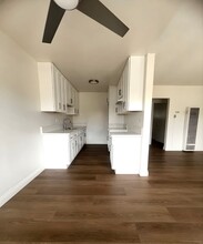 1044 W. 110th St. in Los Angeles, CA - Foto de edificio - Interior Photo
