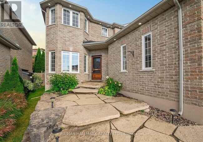 17 Silver Trail in Barrie, ON - Building Photo - Building Photo