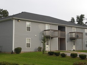 Stuart Properties Apartments in Nicholasville, KY - Building Photo - Building Photo