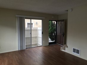 2016 Ruhland Ave, Unit # A in Redondo Beach, CA - Building Photo - Building Photo