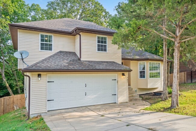 161 Trent St in Hollister, MO - Building Photo - Building Photo