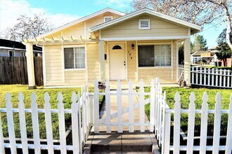 149 Cedar St in Roseville, CA - Building Photo - Building Photo