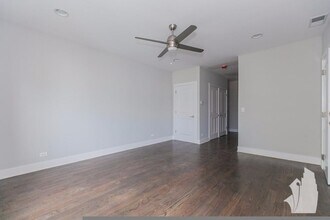 3951 N Janssen Ave, Unit 3915-3N in Chicago, IL - Foto de edificio - Building Photo
