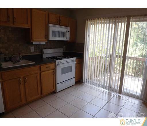 18 Lakeview Dr in Helmetta, NJ - Building Photo - Building Photo