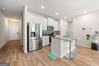 6372 Rosetta Dr in Atlanta, GA - Building Photo - Building Photo