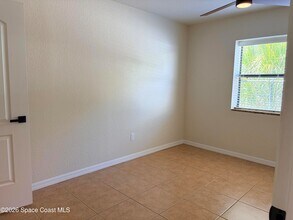 1464 Guava Ave in Melbourne, FL - Foto de edificio - Building Photo