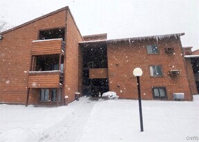 328 Village Blvd N in Baldwinsville, NY - Building Photo