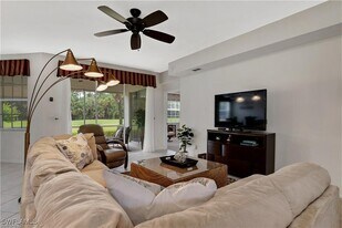 2264 Ashton Oaks Ln in Naples, FL - Building Photo