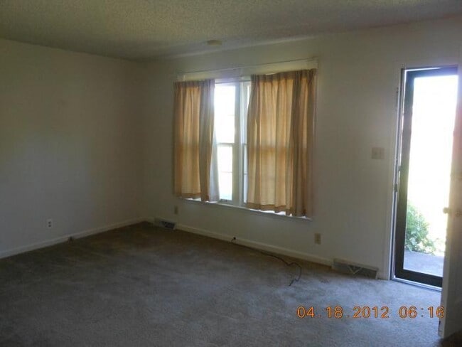 328 Welchwood Dr in Clarksville, TN - Building Photo - Building Photo