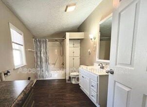 106 W Oak St in Rossville, GA - Building Photo - Building Photo