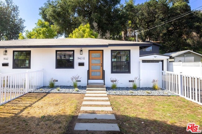 property at 1942 Chickasaw Ave