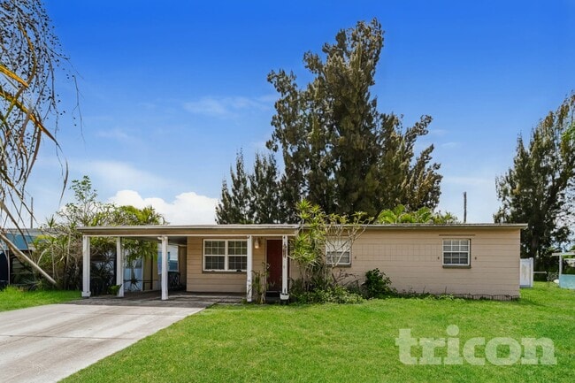 property at 915 Hibiscus Ln