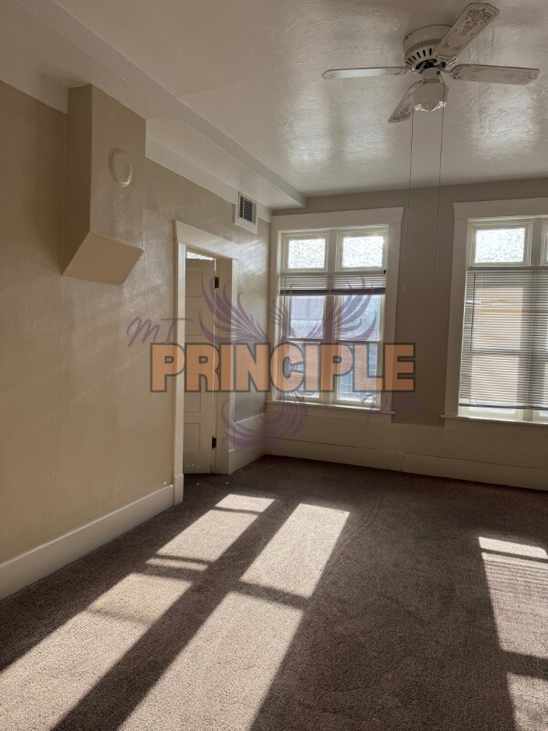 214 E 3rd St in Anaconda, MT - Foto de edificio - Building Photo