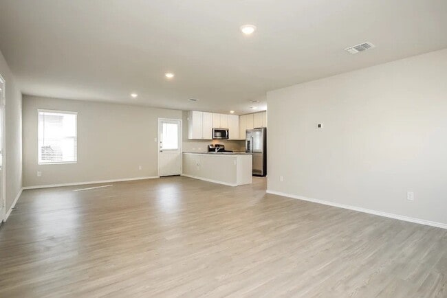 5735 Leon Pl in San Antonio, TX - Foto de edificio - Building Photo