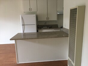 10535 National Blvd in Los Angeles, CA - Foto de edificio - Building Photo