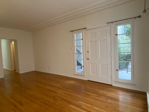 9006 Burton Way in Beverly Hills, CA - Building Photo - Building Photo