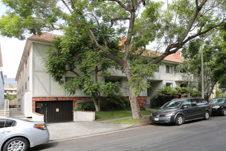 Camden Courtyard Apartments in Los Angeles, CA - Building Photo - Primary Photo