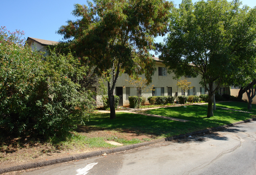 11934 Royal Rd in El Cajon, CA - Building Photo