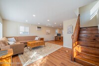 260 Hancock Ave photo'