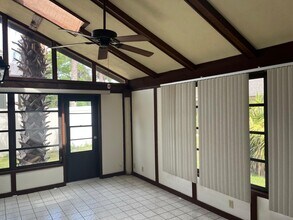107 Meadowbrook Cir in Daytona Beach, FL - Building Photo - Building Photo
