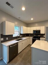 6518 Harburn Forest Dr in Charlotte, NC - Building Photo - Building Photo