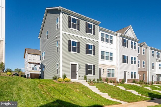 33 BROOKFIELD Mews in Ranson, WV - Building Photo - Building Photo