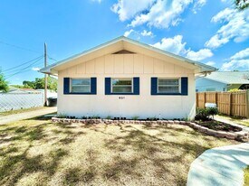 631 45th Ave N in St. Petersburg, FL - Building Photo