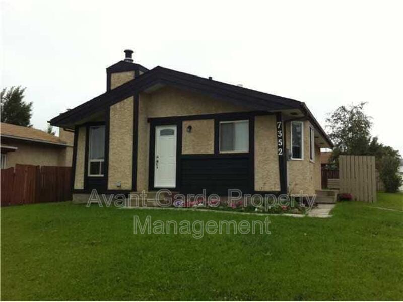 7352-7190 190 St NW in Edmonton, AB - Building Photo