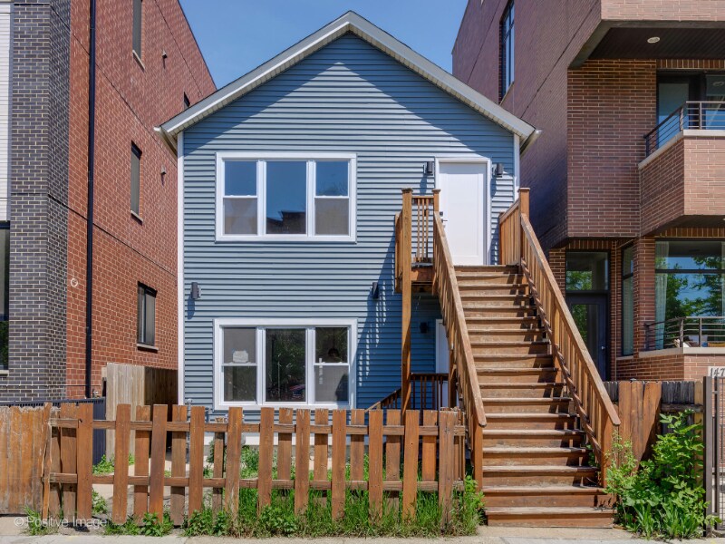 1472 W Ohio St in Chicago, IL - Building Photo