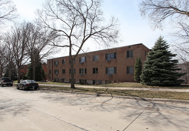 Columbia Park Apartments in Minneapolis, MN - Building Photo - Building Photo