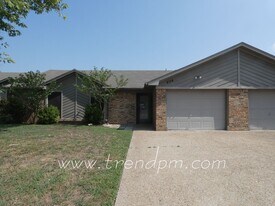 404 Asbury Dr in Saginaw, TX - Building Photo