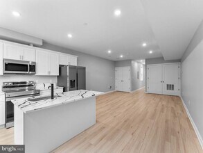 1682 N 54th St in Philadelphia, PA - Foto de edificio - Building Photo