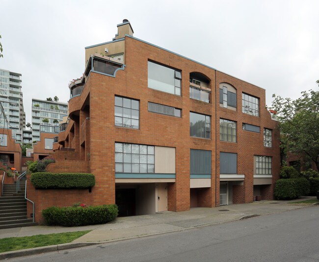 Heather Court II in Vancouver, BC - Building Photo - Primary Photo