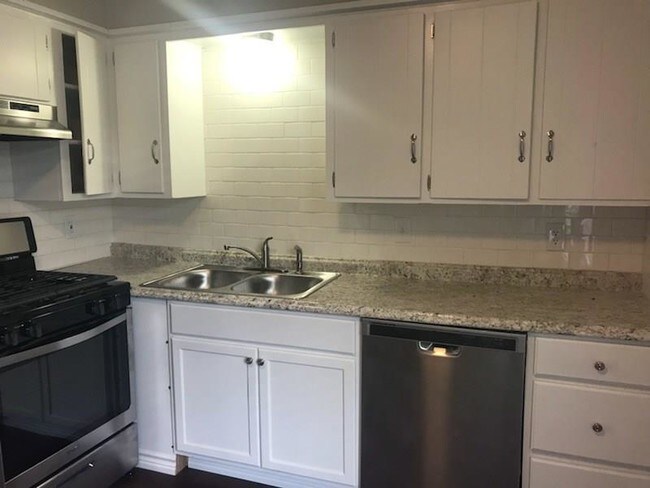 2532 Charlotte St-Unit -2 in Denton, TX - Building Photo - Building Photo