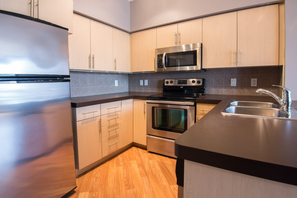 10136-1104 104 Street NW in Edmonton, AB - Building Photo