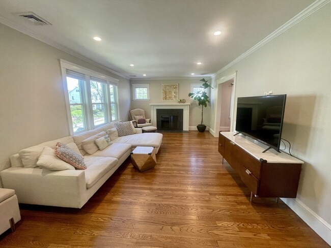 76 Athelstane Rd in Newton, MA - Building Photo - Building Photo