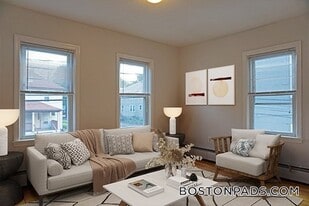 250 River St, Unit 250 in Waltham, MA - Building Photo