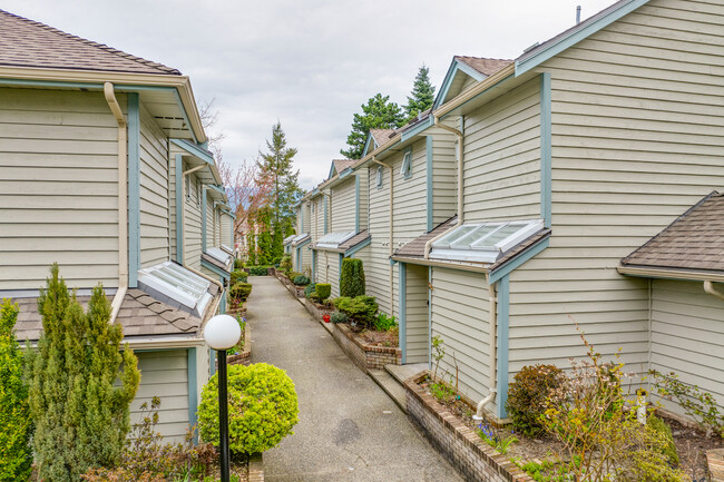 Harbour Ridge Terrace in Burnaby, BC - Building Photo - Building Photo