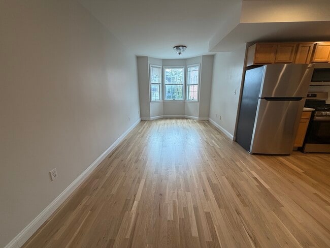 393 W Broadway, Unit 3 in Boston, MA - Building Photo - Building Photo