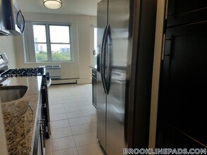 185 Freeman St in Brookline, MA - Building Photo - Building Photo