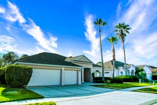 305 Prestwick Dr in Davenport, FL - Building Photo