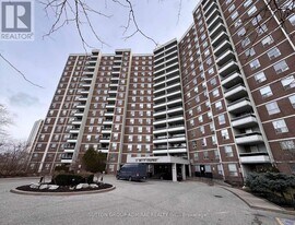 5 Shady Golfway in Toronto, ON - Building Photo